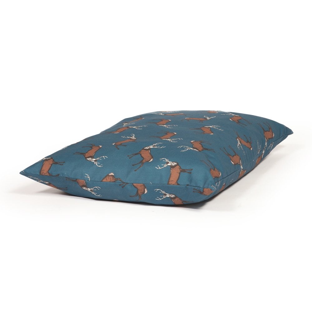 Danish Designs Woodland Stag Luxury Deep Duvet Dog Bed